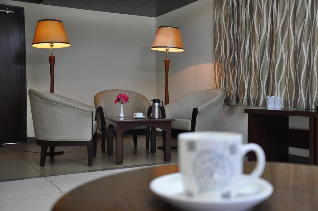 Hotel Shaans Tiruchirappalli Room photo
