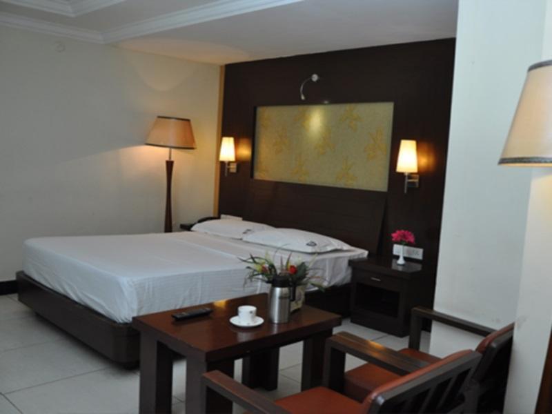 Hotel Shaans Tiruchirappalli Exterior photo