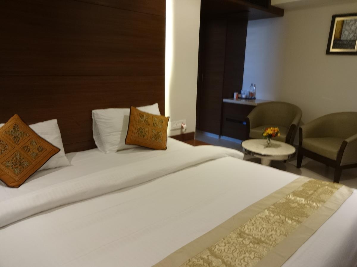 Hotel Shaans Tiruchirappalli Exterior photo