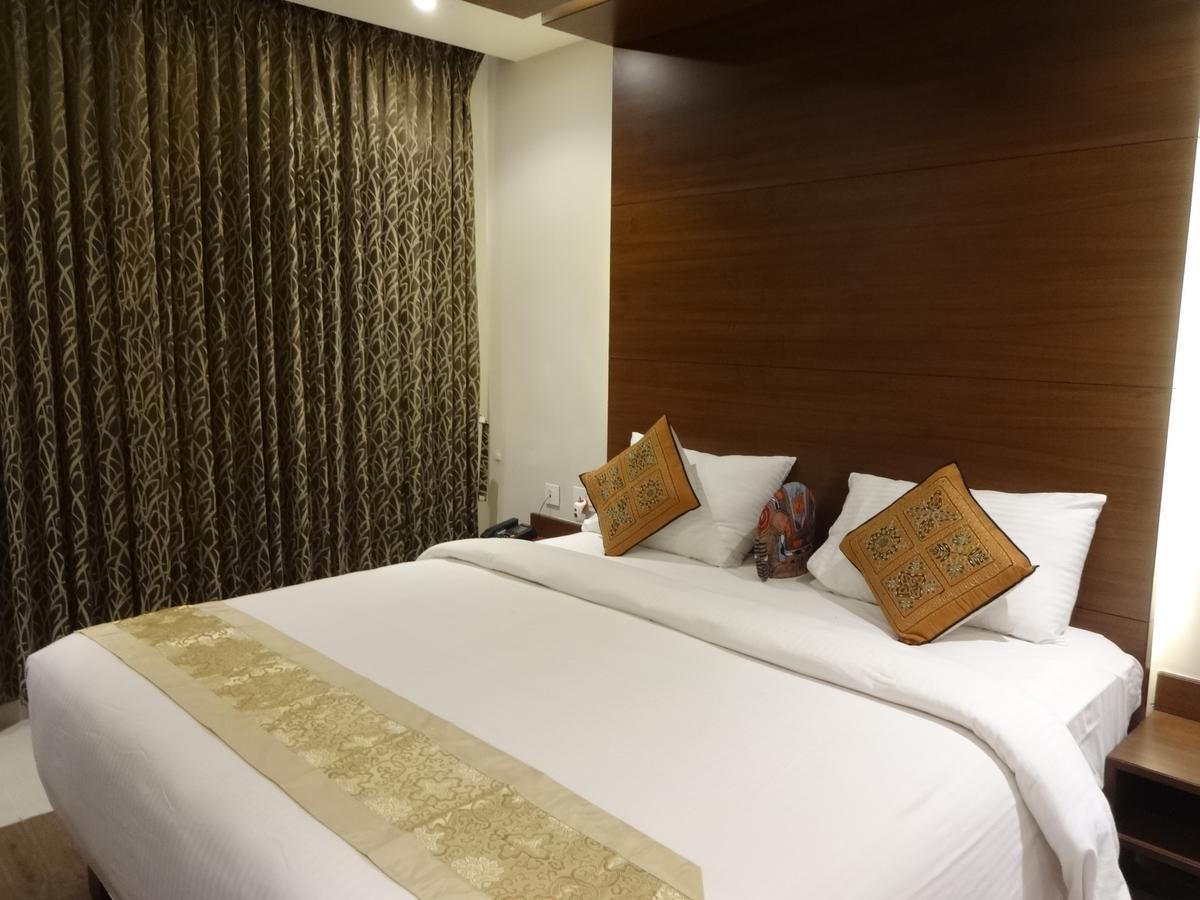 Hotel Shaans Tiruchirappalli Exterior photo