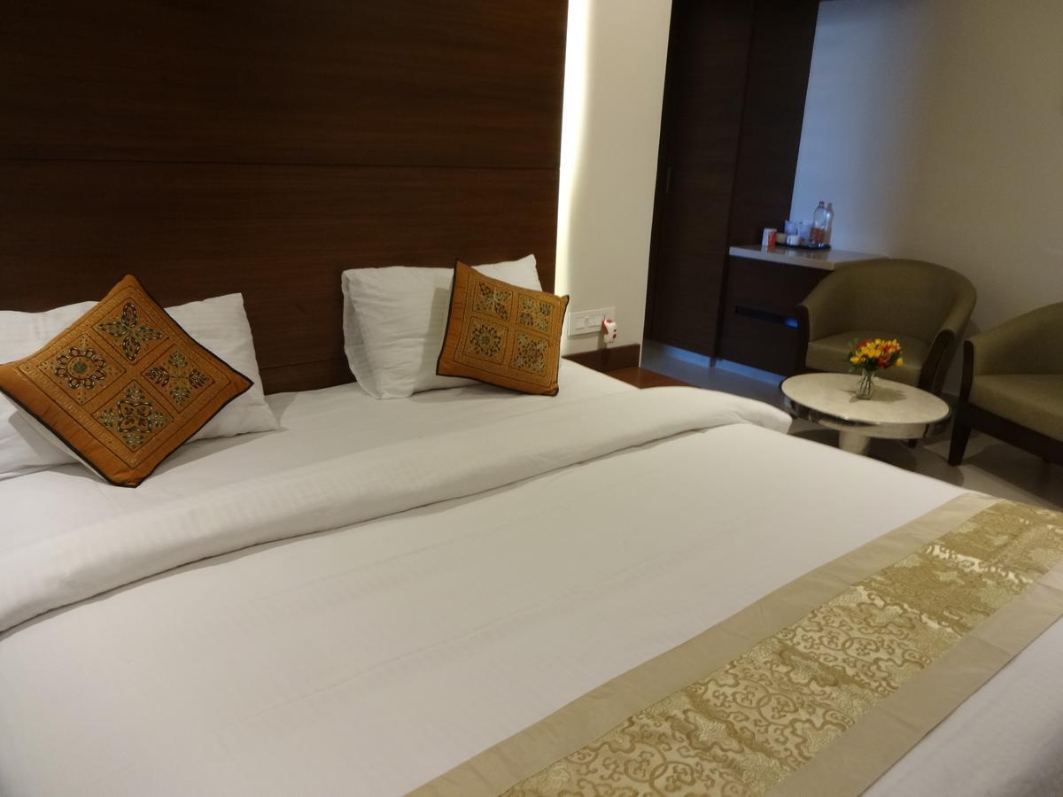 Hotel Shaans Tiruchirappalli Exterior photo